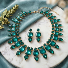 Load image into Gallery viewer, Green Glass Crystal Collar Red Carpet Necklace Set
