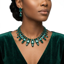 Load image into Gallery viewer, Green Glass Crystal Collar Red Carpet Necklace Set
