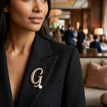 Load image into Gallery viewer, Gold Cursive G Initial Letter Pearl Brooch Pin
