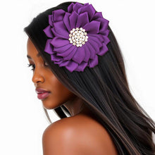 Load image into Gallery viewer, Purple Violet Flower Pearl Brooch
