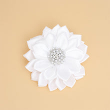 Load image into Gallery viewer, Brooch White Flower Pearl Clip and Pin for Women
