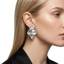 Load image into Gallery viewer, Stud Silver Stainless Steel Wavy Diamond Earrings
