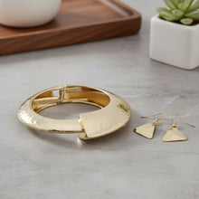 Load image into Gallery viewer, Bangle Hammered Gold Angular Futuristic Bracelet
