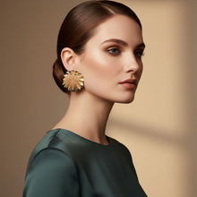 Load image into Gallery viewer, Stud Brown Bead Cluster Wavy Gold Round Earrings
