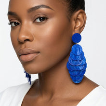 Load image into Gallery viewer, Dangle Blue Shell Disc Resort Fashion Earrings
