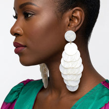 Load image into Gallery viewer, Dangle White Shell Disc Resort Fashion Earrings
