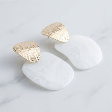 Load image into Gallery viewer, Hammered Gold &amp; White Resin Drop Earrings

