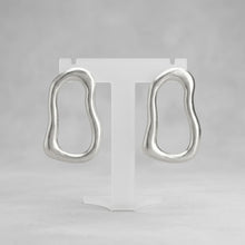 Load image into Gallery viewer, Stud Brushed Matte Silver Wavy Oval Earrings
