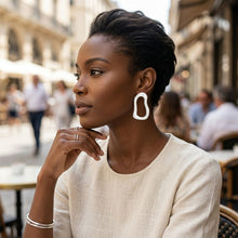 Load image into Gallery viewer, Stud Brushed Matte Silver Wavy Oval Earrings
