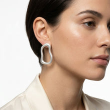 Load image into Gallery viewer, Stud Brushed Matte Silver Wavy Oval Earrings
