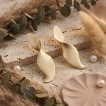 Load image into Gallery viewer, Drop Matte Gold 3D Twist Sculpted Earrings
