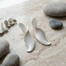Load image into Gallery viewer, Drop Matte Silver 3D Twist Sculpted Earrings

