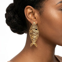 Load image into Gallery viewer, Gold Metal Disjointed Link Fish Drop Earrings
