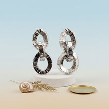 Load image into Gallery viewer, Chunky Silver Squared Tubogas Coil Drop Earrings
