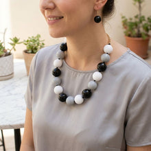 Load image into Gallery viewer, Mod Style Tricolor Black Tone Chunky Bead Necklace
