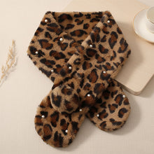 Load image into Gallery viewer, Scarf Luxe Faux Fur Leopard and Pearl Pull Thru
