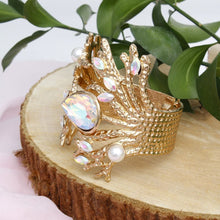 Load image into Gallery viewer, Cuff Aurbo Gold Branched Crystal Pearl Bracelet
