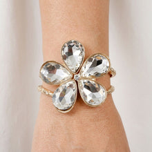 Load image into Gallery viewer, Gold Glass Crystal Daisy Flower Cuff Bracelet
