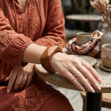 Load image into Gallery viewer, Bangle Dark Wood Grain Pointed Edge Bracelet
