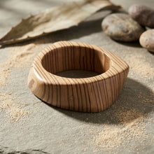 Load image into Gallery viewer, Bangle Light Wood Grain Pointed Edge Bracelet
