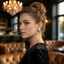 Load image into Gallery viewer, Stud Quatrefoil Gray Tortoiseshell Silver Earrings
