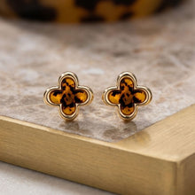Load image into Gallery viewer, Stud Quatrefoil Brown Tortoiseshell Gold Earrings

