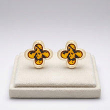 Load image into Gallery viewer, Stud Quatrefoil Brown Tortoiseshell Gold Earrings
