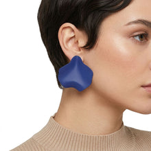 Load image into Gallery viewer, Royal Blue Matte Coating Sculpted Stud Earrings
