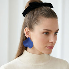 Load image into Gallery viewer, Royal Blue Matte Coating Sculpted Stud Earrings
