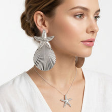 Load image into Gallery viewer, Silver Starfish Ribbed Teardrop XL Stud Earrings

