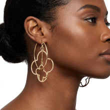 Load image into Gallery viewer, Hoop Gold Interconnected Quatrefoil Earrings
