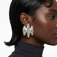 Load image into Gallery viewer, Molten Metal Clip On Silver 80s Revival Earrings
