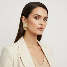 Load image into Gallery viewer, Clip On Geometric Hammered Chunky Gold Earrings
