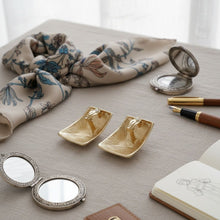 Load image into Gallery viewer, Clip On Geometric Hammered Chunky Gold Earrings

