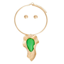 Load image into Gallery viewer, Pendant Curved Leaf Green Resin Necklace Women
