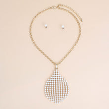 Load image into Gallery viewer, Pendant Cream Pearl Ornamental Teardrop Gold Set
