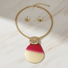 Load image into Gallery viewer, Pendant Fuchsia Ombre Organic Teardrop Necklace
