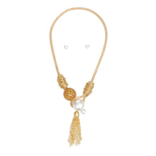 Load image into Gallery viewer, Toggle Pearl and Brown Tassel Gold Chain Necklace
