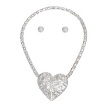 Load image into Gallery viewer, Magnetic Silver Hammered Heart Chain Necklace
