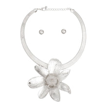 Load image into Gallery viewer, Necklace Silver Omega Daisy Pendant Set for Women
