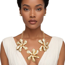 Load image into Gallery viewer, Necklace Polished Gold Chunky Flower Set for Women
