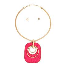 Load image into Gallery viewer, Pendant Necklace Quilted Fuchsia Raffia Set Women
