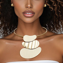 Load image into Gallery viewer, Pendant Gold Multi Fluid Texture Collar Necklace
