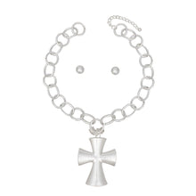 Load image into Gallery viewer, Pendant Chunky Matte Silver Cross Chain Necklace
