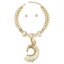 Load image into Gallery viewer, Pendant Gold Melted Metal Open C Chunky Necklace
