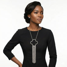 Load image into Gallery viewer, Pendant Silver Trending Quatrefoil Fringe Necklace
