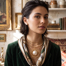 Load image into Gallery viewer, Gold Filigree Pearl Pendant Collar Necklace Set
