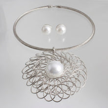 Load image into Gallery viewer, Silver Filigree Pearl Pendant Collar Necklace Set
