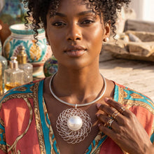 Load image into Gallery viewer, Silver Filigree Pearl Pendant Collar Necklace Set
