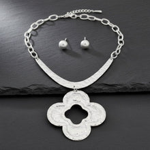 Load image into Gallery viewer, Pendant Matte Silver Hammered Quatrefoil Necklace
